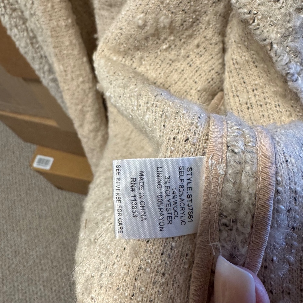 Fuzzy Cropped Cardigan - Picture 3 of 4
